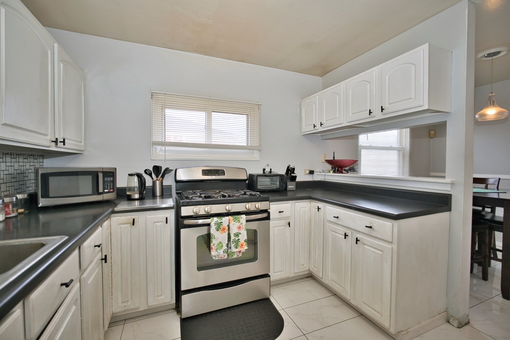 6948 Beckwith Road Morton Grove, IL 60053 - Photo 18 of 33 Gallery Image 18