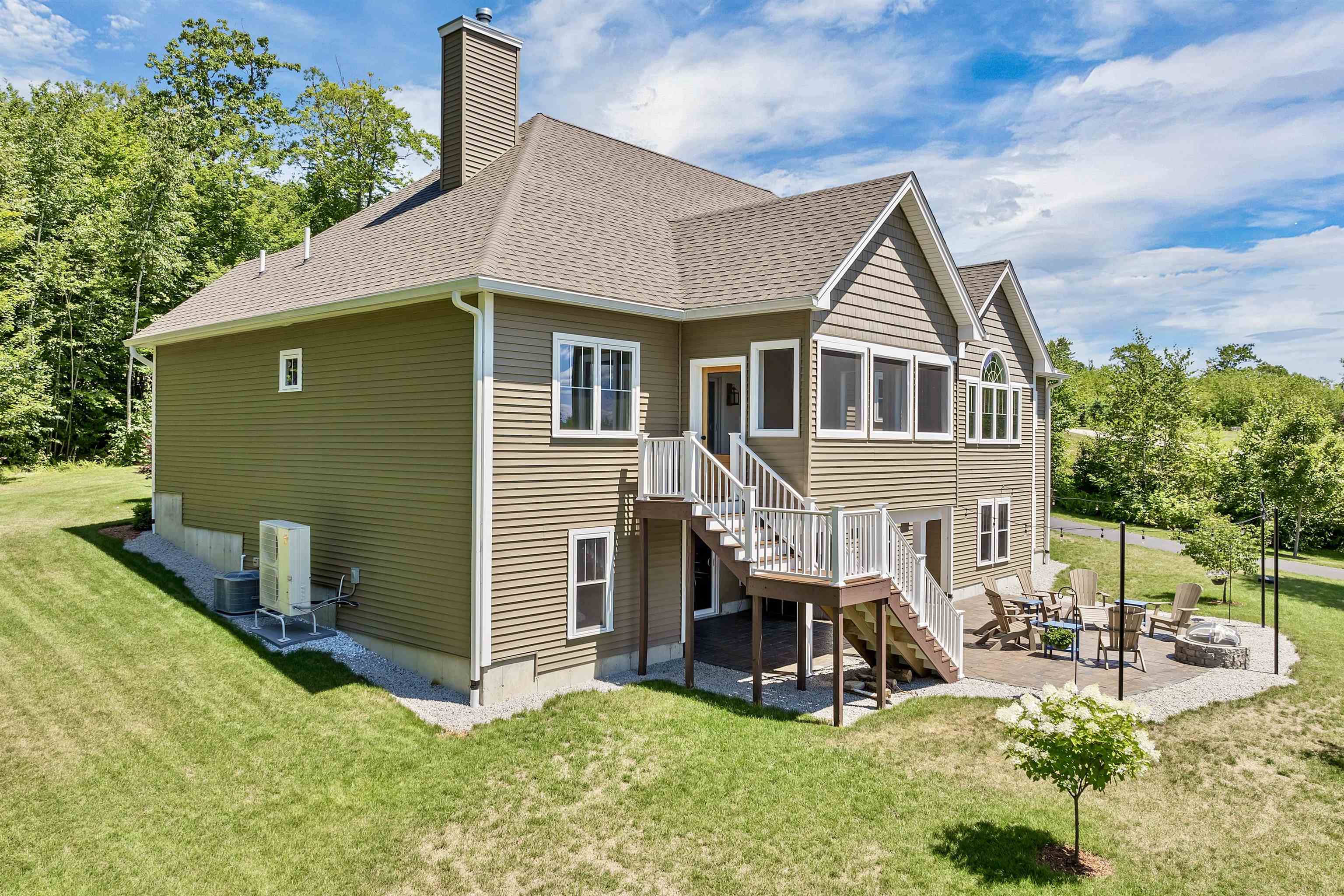 185 Ambrose Way Wolfeboro, NH 03894 - Photo 4 of 54