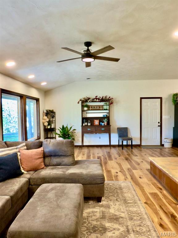 9221 State Route North Mountain Grove, MO 65711 - Photo 12 of 34