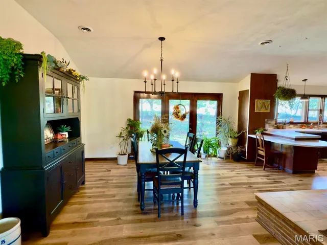 $440,000 | 9221 State Route North, Mountain Grove, MO 65711