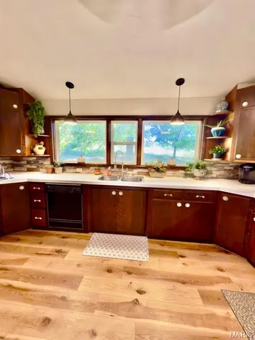 $440,000 | 9221 State Route North, Mountain Grove, MO 65711