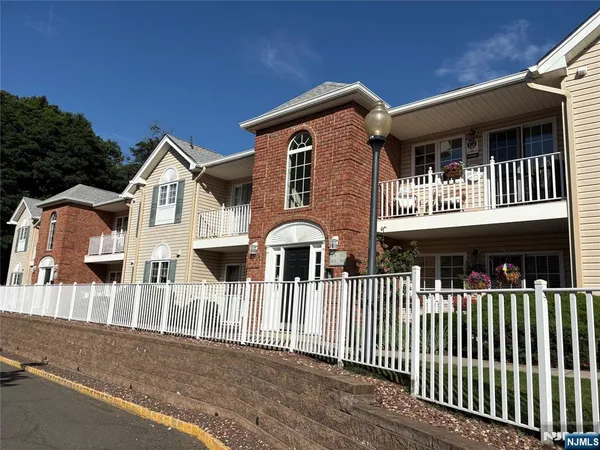 $539,000 | 105 Roseland Avenue, Unit 1601, Caldwell, NJ 07006