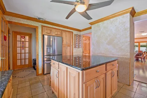 $879,000 | 2 Bridge Lane, Hicksville, NY 11801
