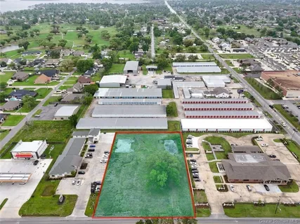 $999,999 | 2828 Country Club Road, Lake Charles, LA 70605