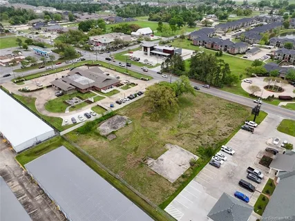 $999,999 | 2828 Country Club Road, Lake Charles, LA 70605