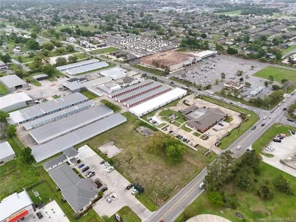 $999,999 | 2828 Country Club Road, Lake Charles, LA 70605