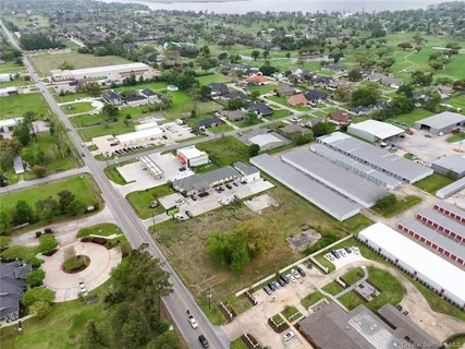 $999,999 | 2828 Country Club Road, Lake Charles, LA 70605