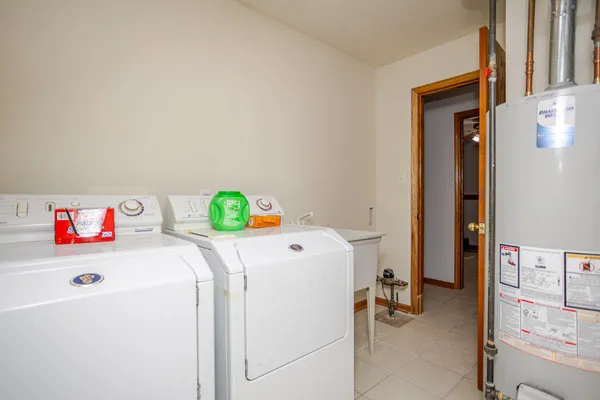 $399,000 | 8940 Calhoun Place, Crown Point, IN 46307