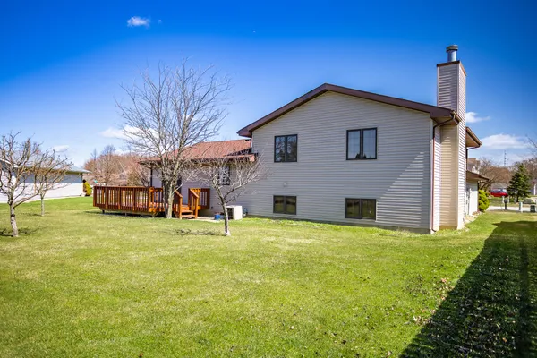 $399,000 | 8940 Calhoun Place, Crown Point, IN 46307