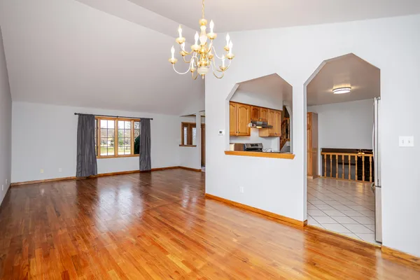 $399,000 | 8940 Calhoun Place, Crown Point, IN 46307