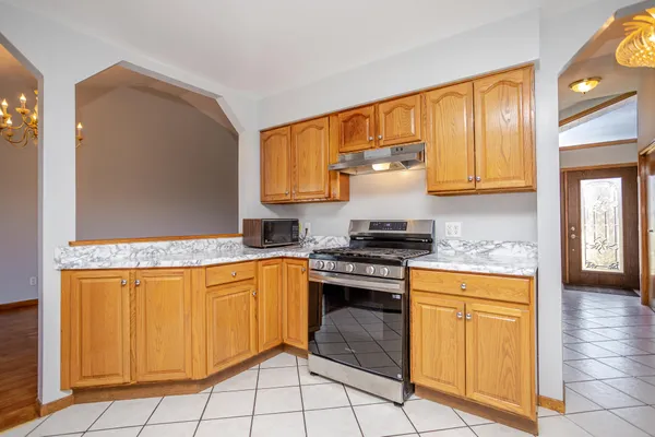 $399,000 | 8940 Calhoun Place, Crown Point, IN 46307