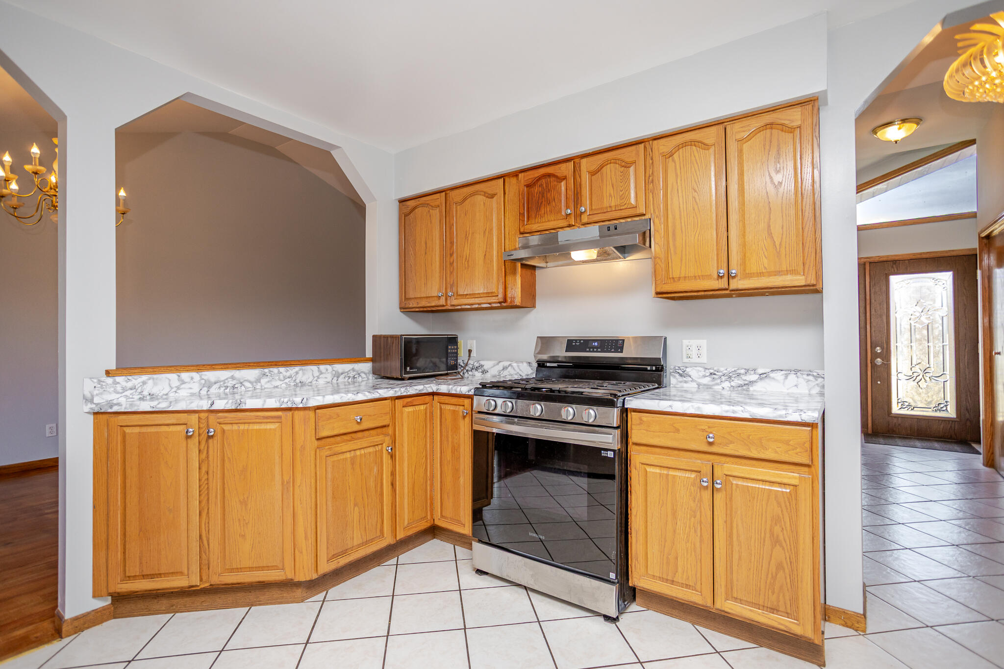 8940 Calhoun Place Crown Point, IN 46307 - Photo 9 of 30 2048x1365