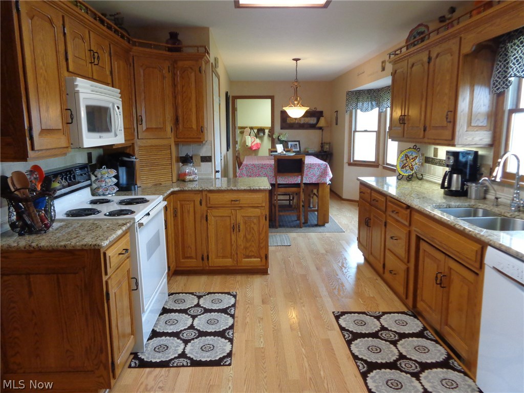 3202 Ridgeview Drive Southeast New Philadelphia, OH 44663 - Photo 2 of 33
