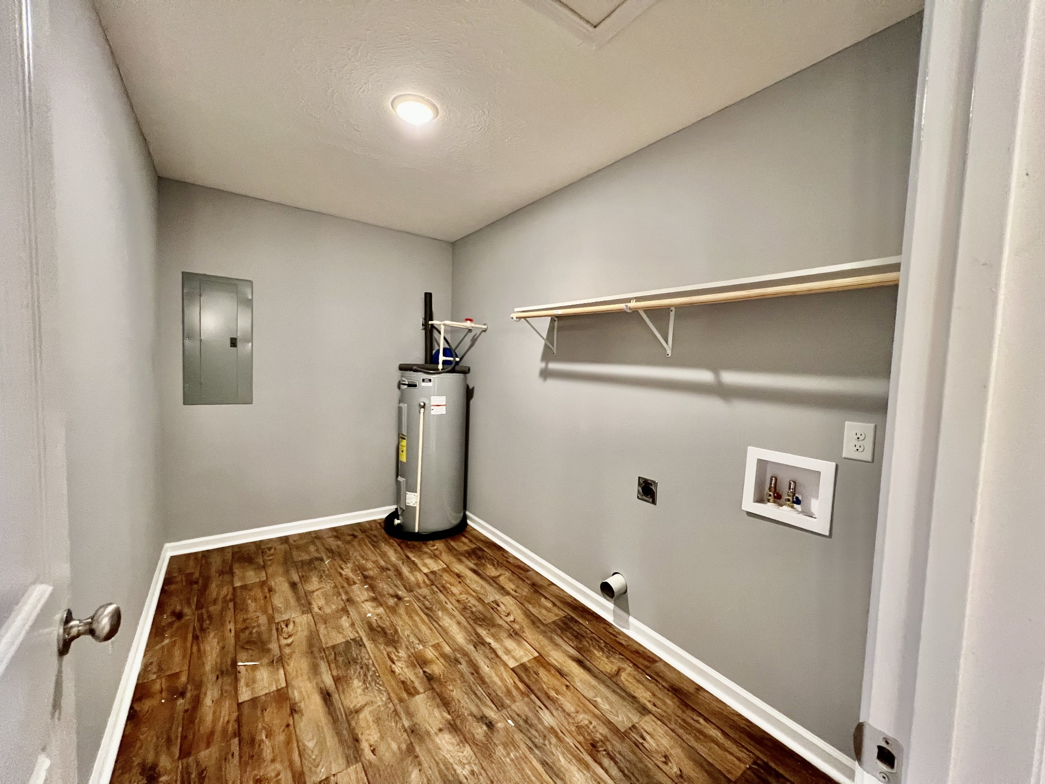 2379 Franklin Hayes Road Pulaski, TN 38478 - Photo 13 of 19 a view of a big room with closet