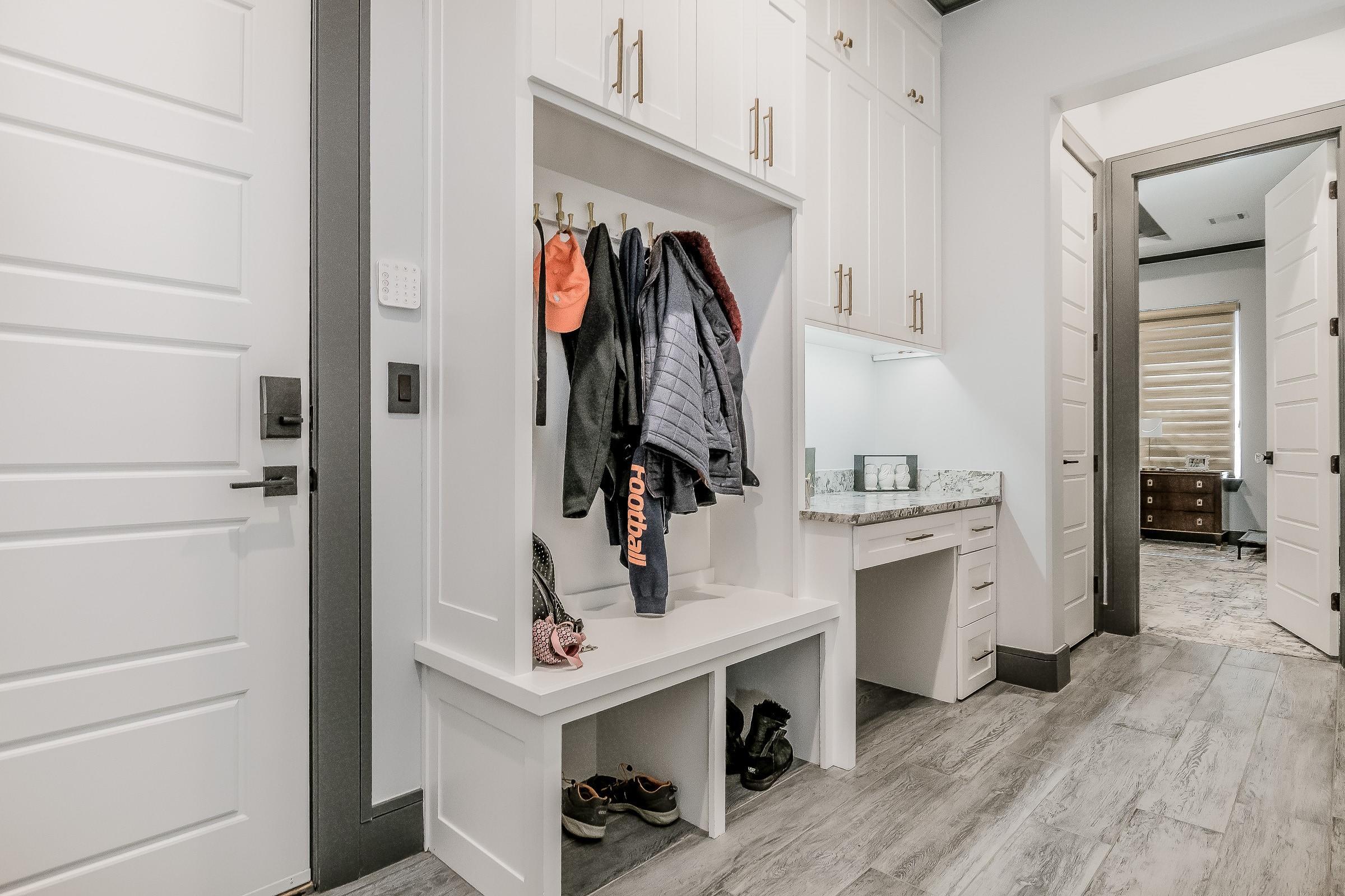 5605 Wesley Road Amarillo, TX 79119 - Photo 11 of 28 011_Mud Room