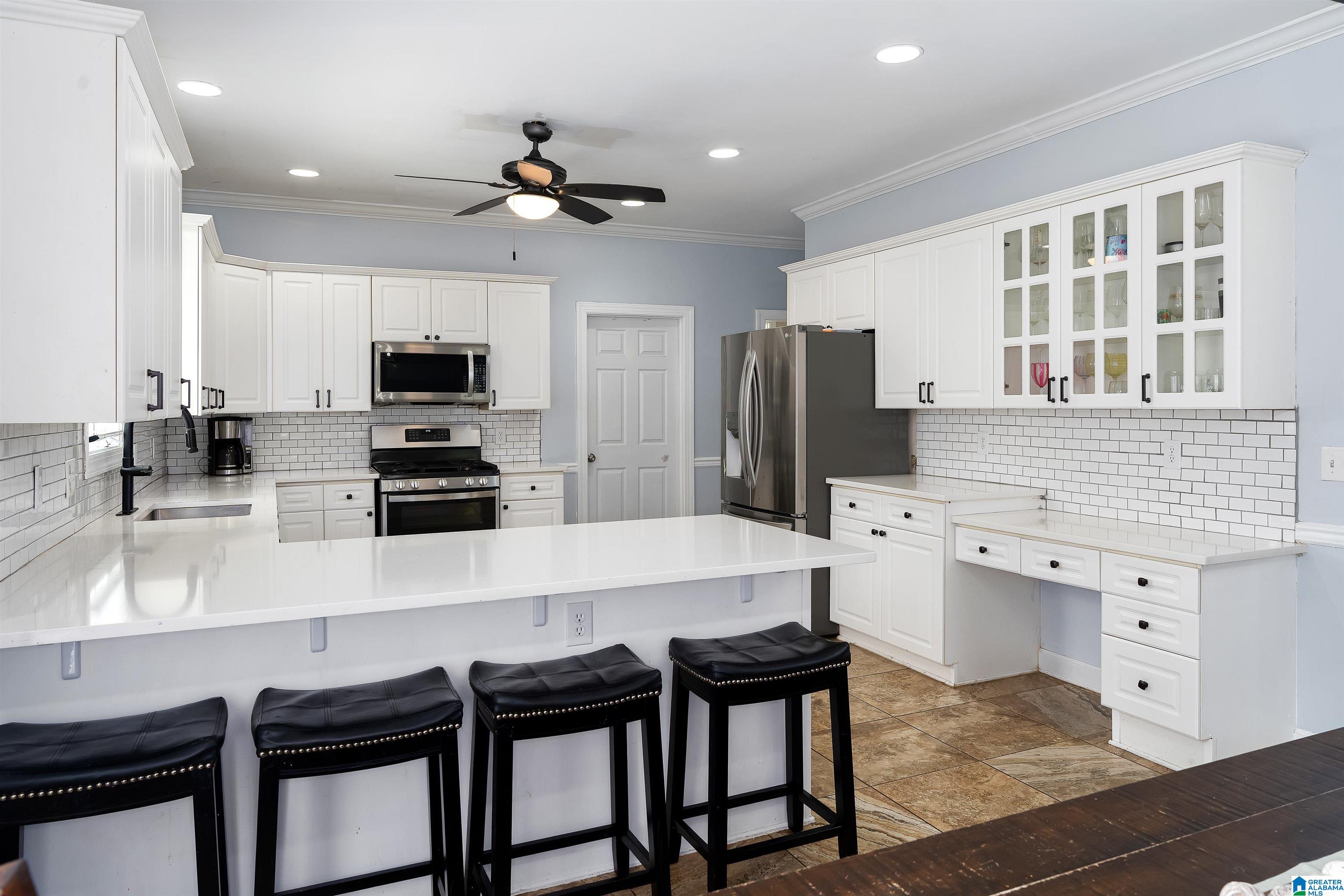 124 Maple Trace Hoover, AL 35244 - Photo 6 of 62 Gallery Image 6