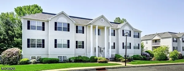 $2,300 | 100 Liberty Village Drive, Unit 202, Warren, NJ 07059