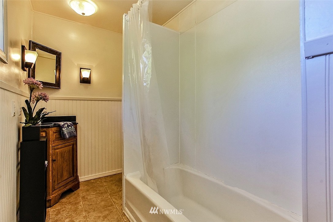 4005 Southeast Horstman Road Port Orchard, WA 98366 - Photo 14 of 25 Gallery Image 14