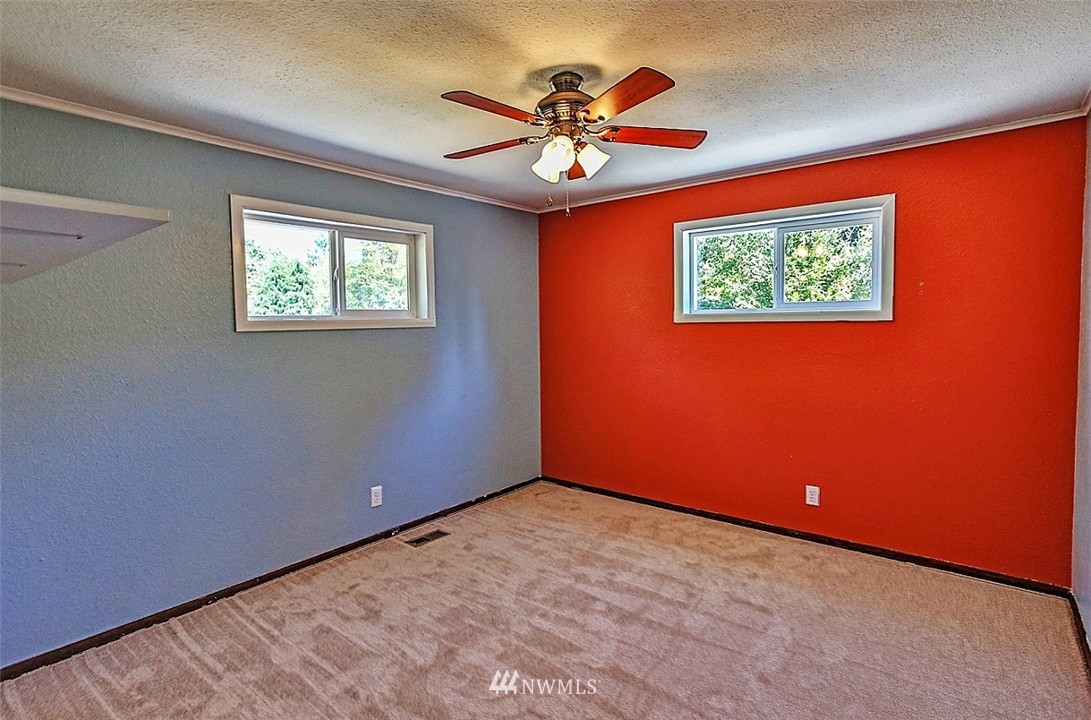 4005 Southeast Horstman Road Port Orchard, WA 98366 - Photo 15 of 25 Gallery Image 15