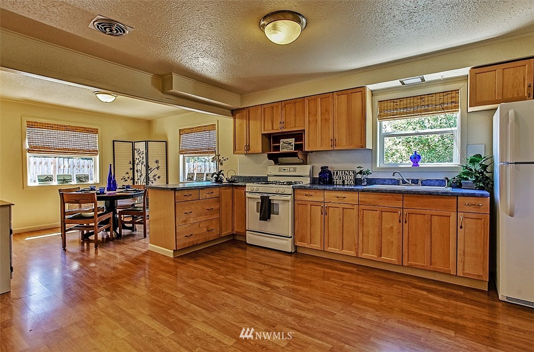 4005 Southeast Horstman Road Port Orchard, WA 98366 - Photo 7 of 25 Gallery Image 7