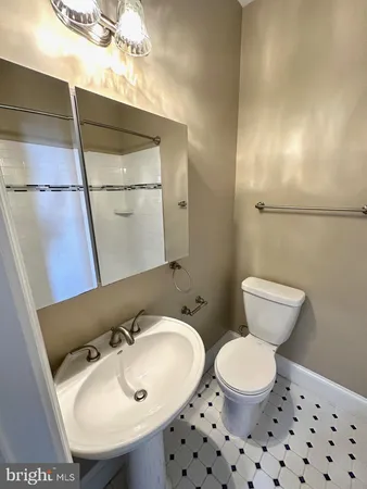 $3,200 | 1227 Linden Place Northeast, Washington, DC 20002