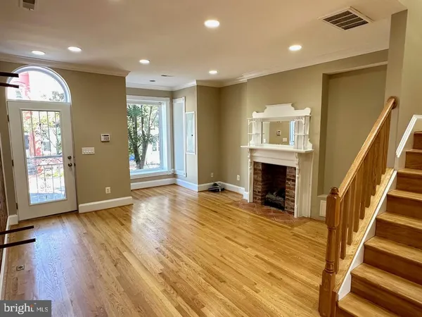 $3,200 | 1227 Linden Place Northeast, Washington, DC 20002