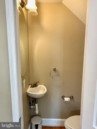 $3,200 | 1227 Linden Place Northeast, Washington, DC 20002