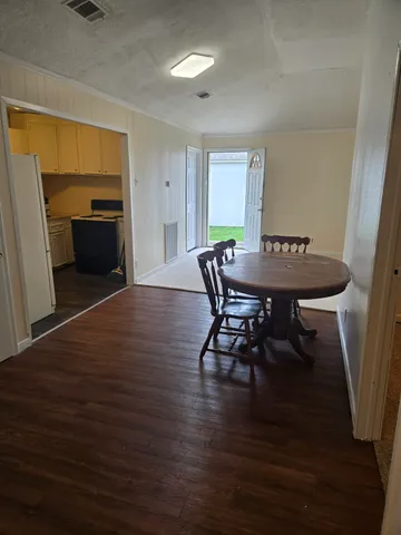 $1,250 | 619 Morrell Street, Baytown, TX 77520