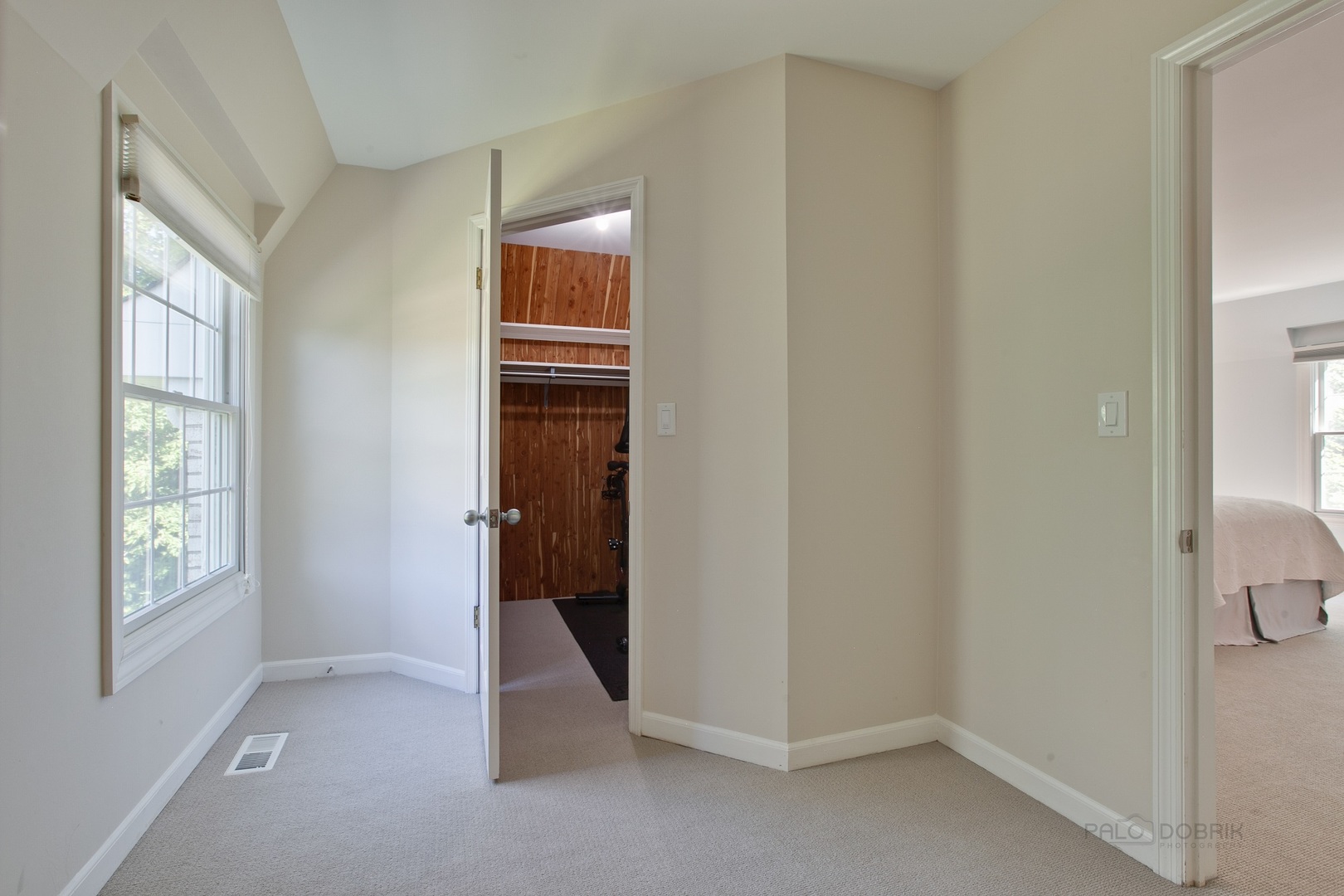 13 Forest Hills Road Lake Bluff, IL 60044 - Photo 17 of 24 an empty room with windows