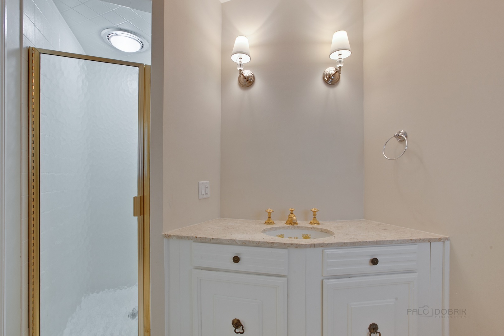 13 Forest Hills Road Lake Bluff, IL 60044 - Photo 18 of 24 a bathroom with a sink vanity and a mirror