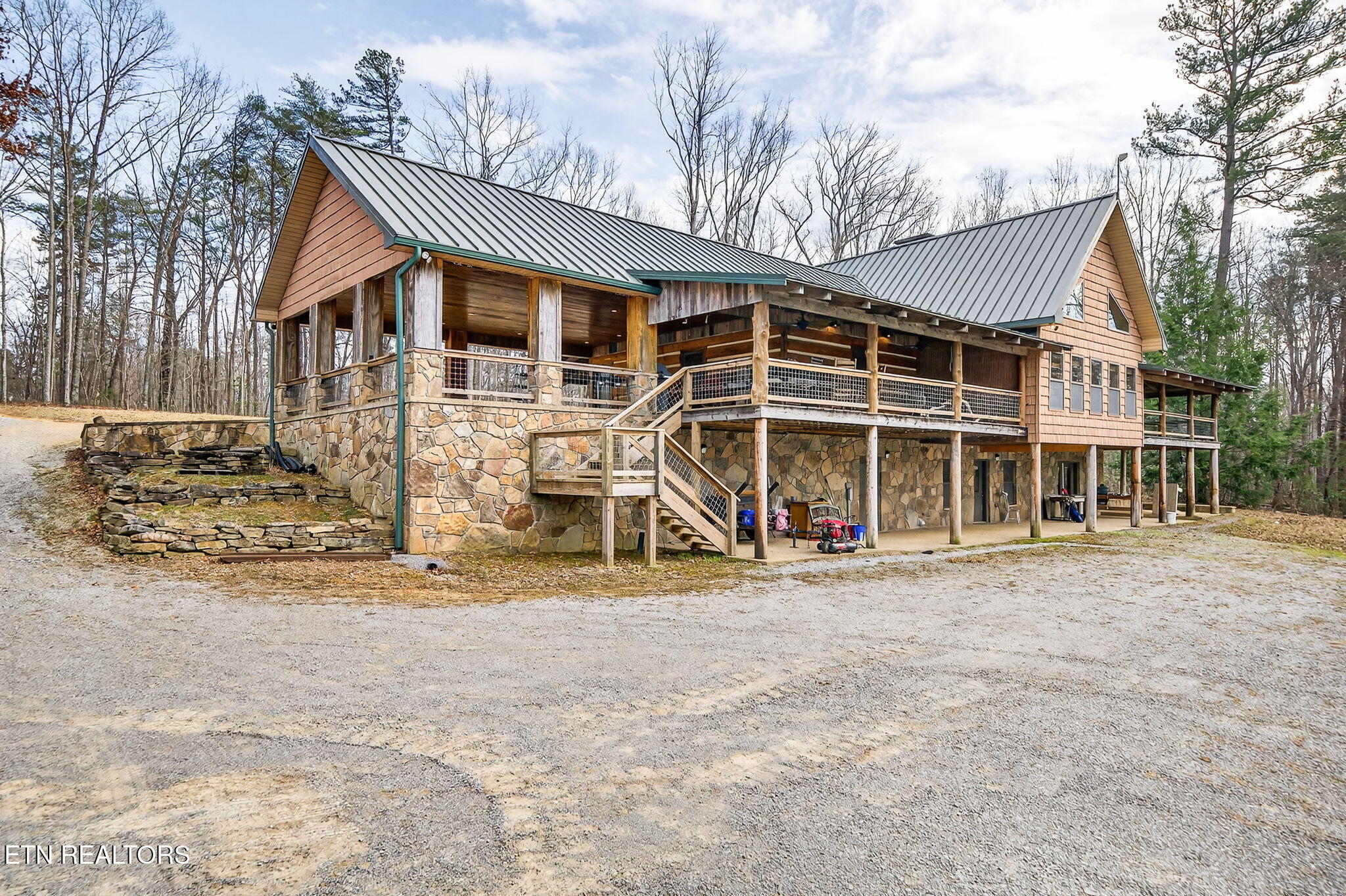 672 Falls Road Monterey, TN 38574 - Photo 11 of 60 17-web-or-mls-672 Falls Rd_088_TNPC