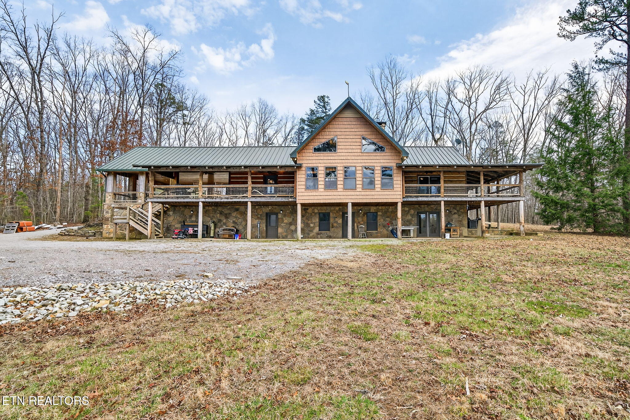 672 Falls Road Monterey, TN 38574 - Photo 12 of 60 18-web-or-mls-672 Falls Rd_093_TNPC