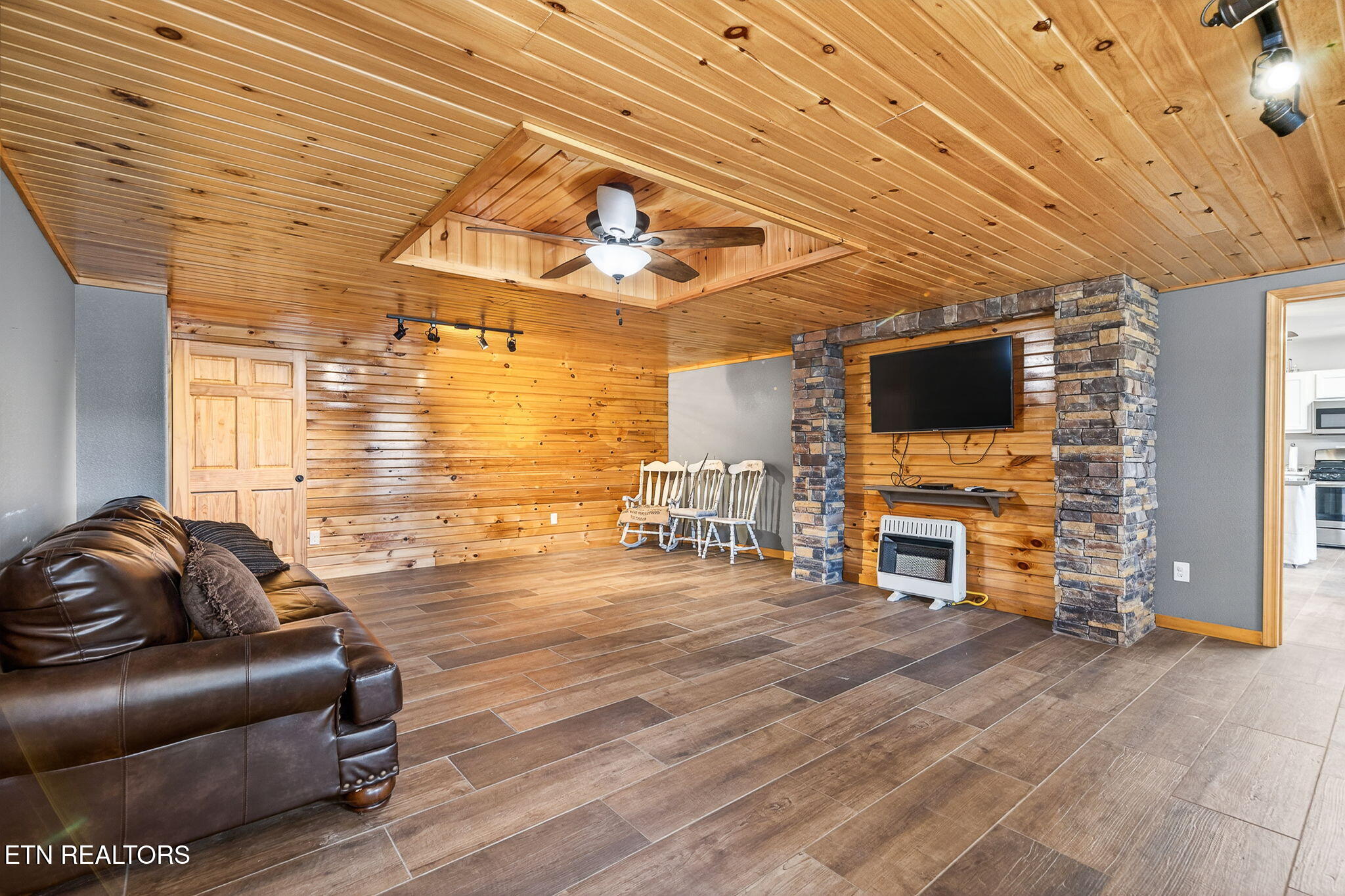 672 Falls Road Monterey, TN 38574 - Photo 39 of 60 46-web-or-mls-672 Falls Rd_238_TNPC