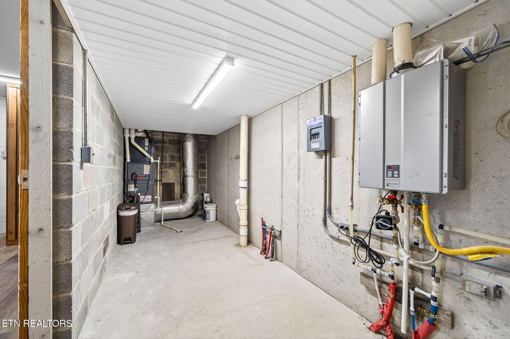 672 Falls Road Monterey, TN 38574 - Photo 43 of 60 53-web-or-mls-672 Falls Rd_273_TNPC