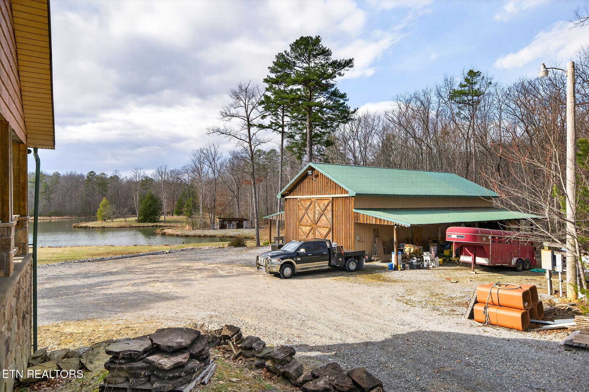 672 Falls Road Monterey, TN 38574 - Photo 10 of 60 11-web-or-mls-672 Falls Rd_057_TNPC