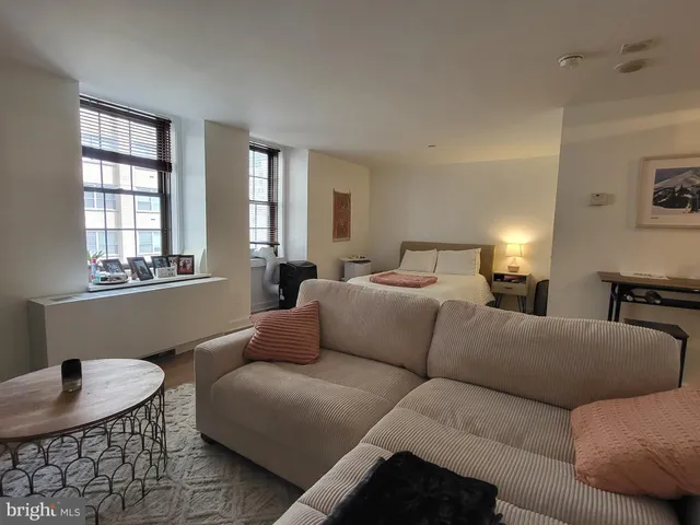 $1,825 | 219-29 South 18th Street, Unit 703, Philadelphia, PA 19103