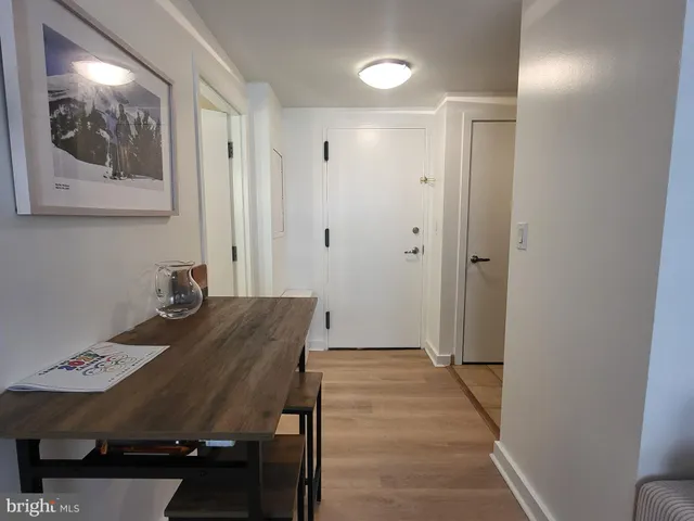 $1,825 | 219-29 South 18th Street, Unit 703, Philadelphia, PA 19103