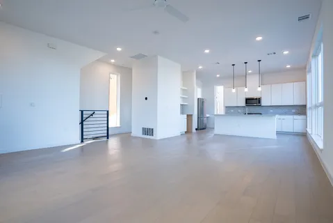 $599,900 | 6825 Wolfcreek Pass, Unit 3, Austin, TX 78749