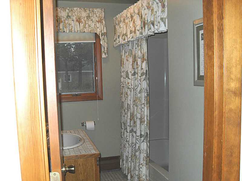 58 Point Road Portsmouth, RI 02871 - Photo 16 of 24 Bathroom.