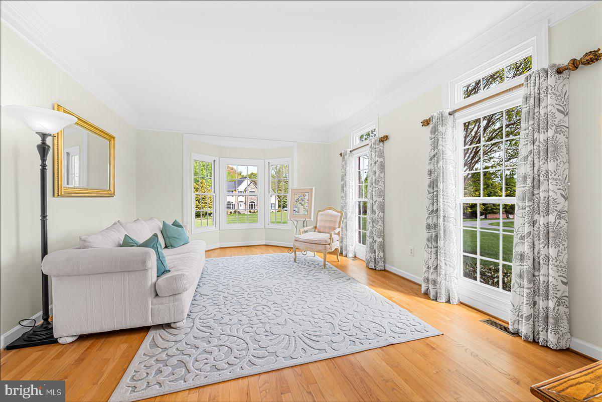 9653 Watkins Road Gaithersburg, MD 20882 - Photo 14 of 70 Oversized rooms