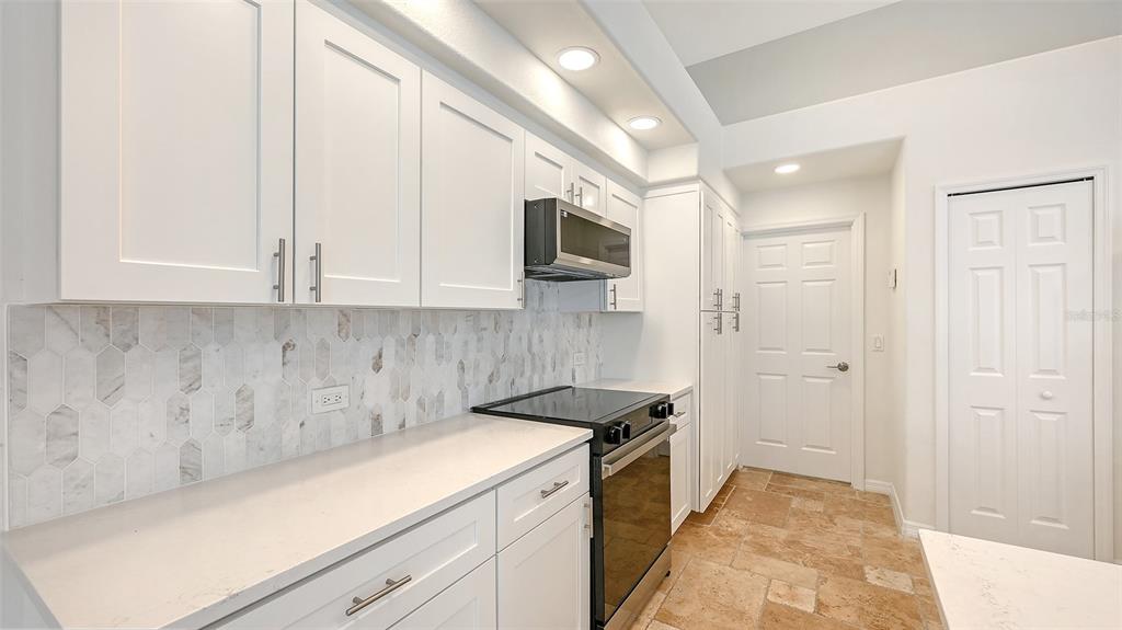 6935 Riversedge St Circle Bradenton, FL 34202 - Photo 17 of 57