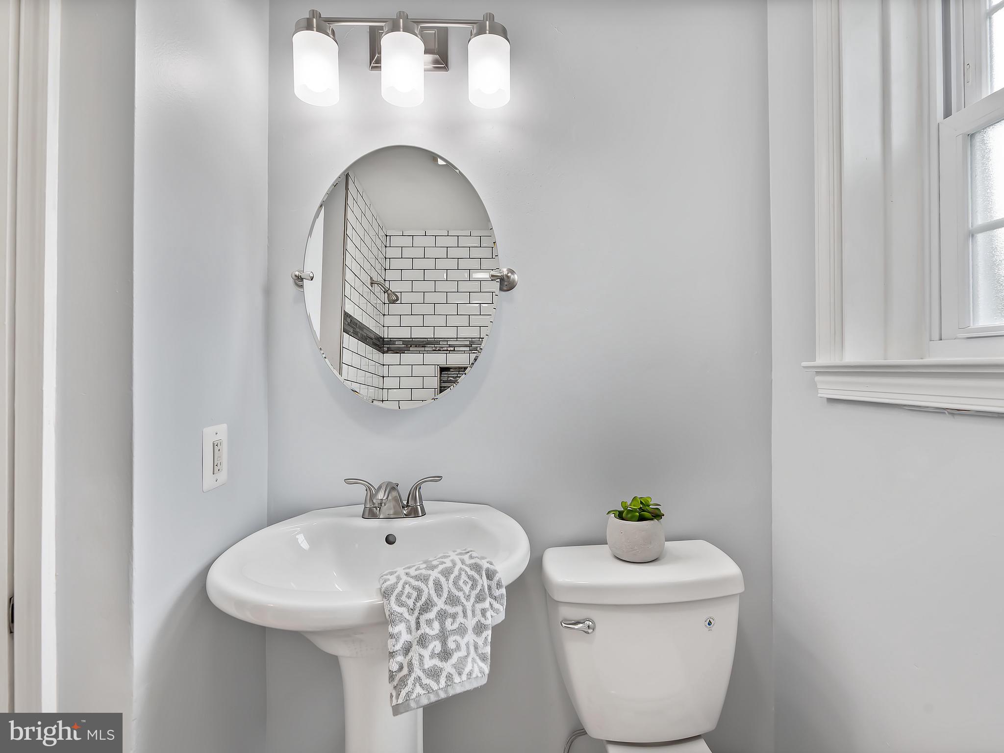 3620 Clifmar Road Baltimore, MD 21244 - Photo 13 of 31 Spacious main-level bath!