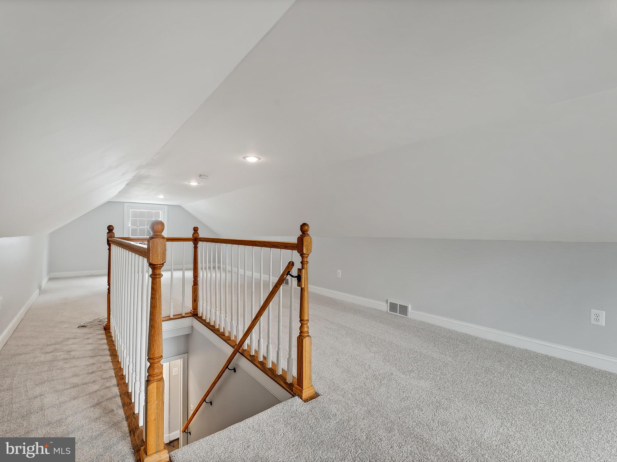 3620 Clifmar Road Baltimore, MD 21244 - Photo 20 of 31 Upstairs Master w/brand new carpet!
