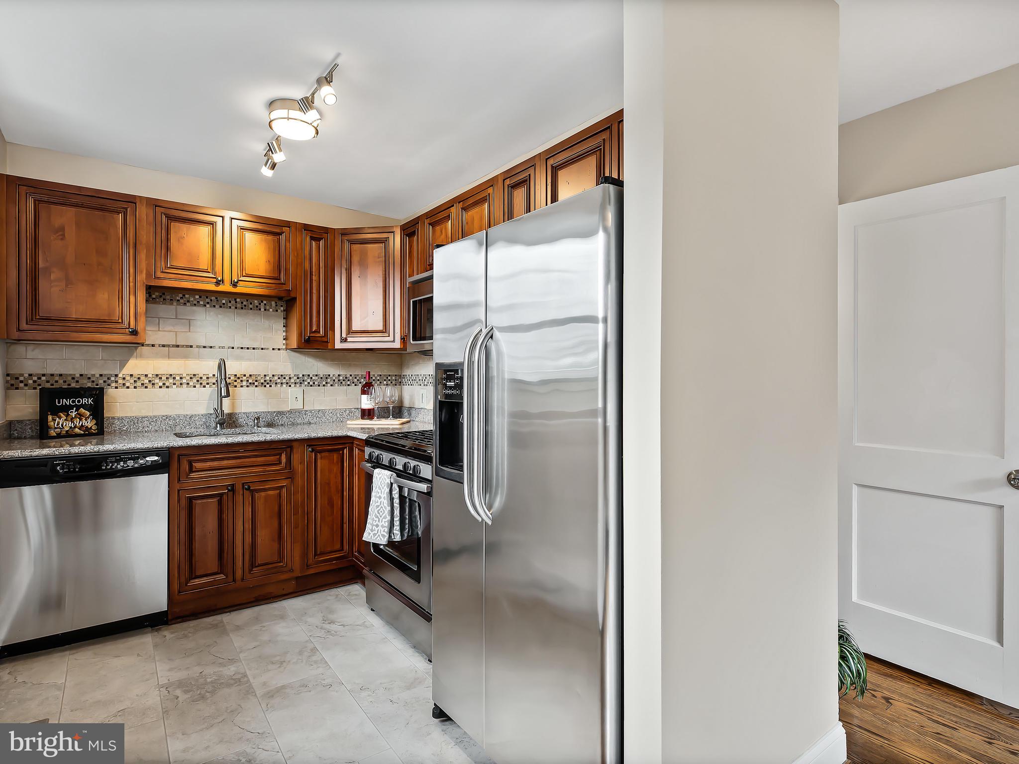 3620 Clifmar Road Baltimore, MD 21244 - Photo 8 of 31 Stainless steel appliances!