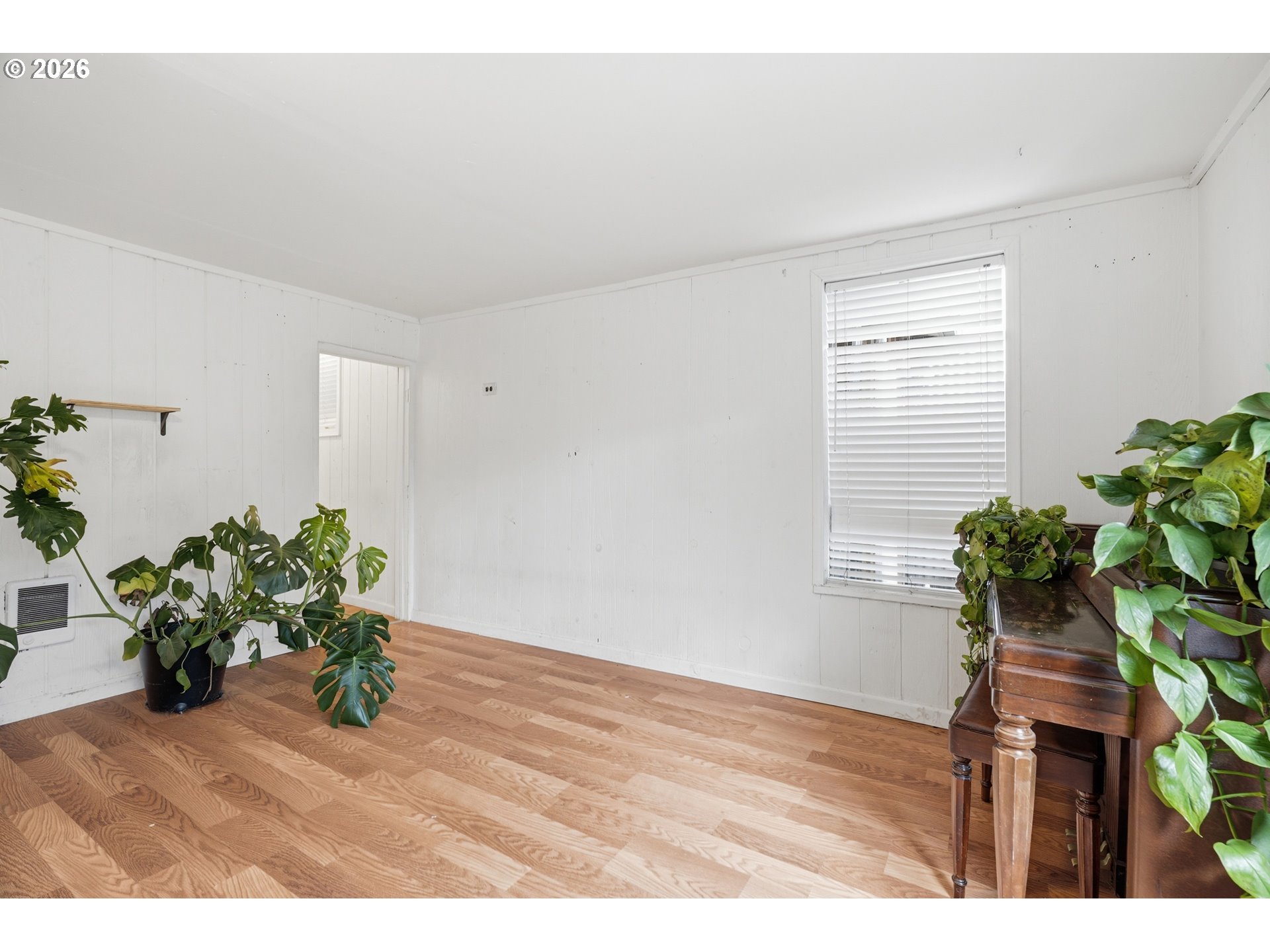 6712 Southeast Pardee Street, Unit A Portland, OR 97206 - Photo 4 of 34