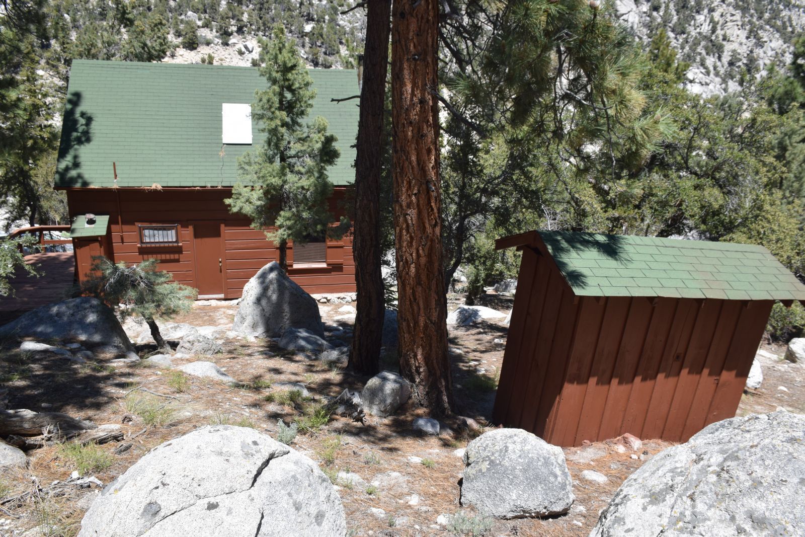 4 Whitney Portal Road Lone Pine, CA 93545 - Photo 17 of 20 a view of a backyard with a tree