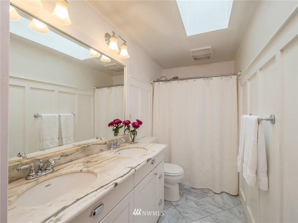 11803 Northeast 157th Street Bothell, WA 98011 - Photo 11 of 15 Gallery Image 11