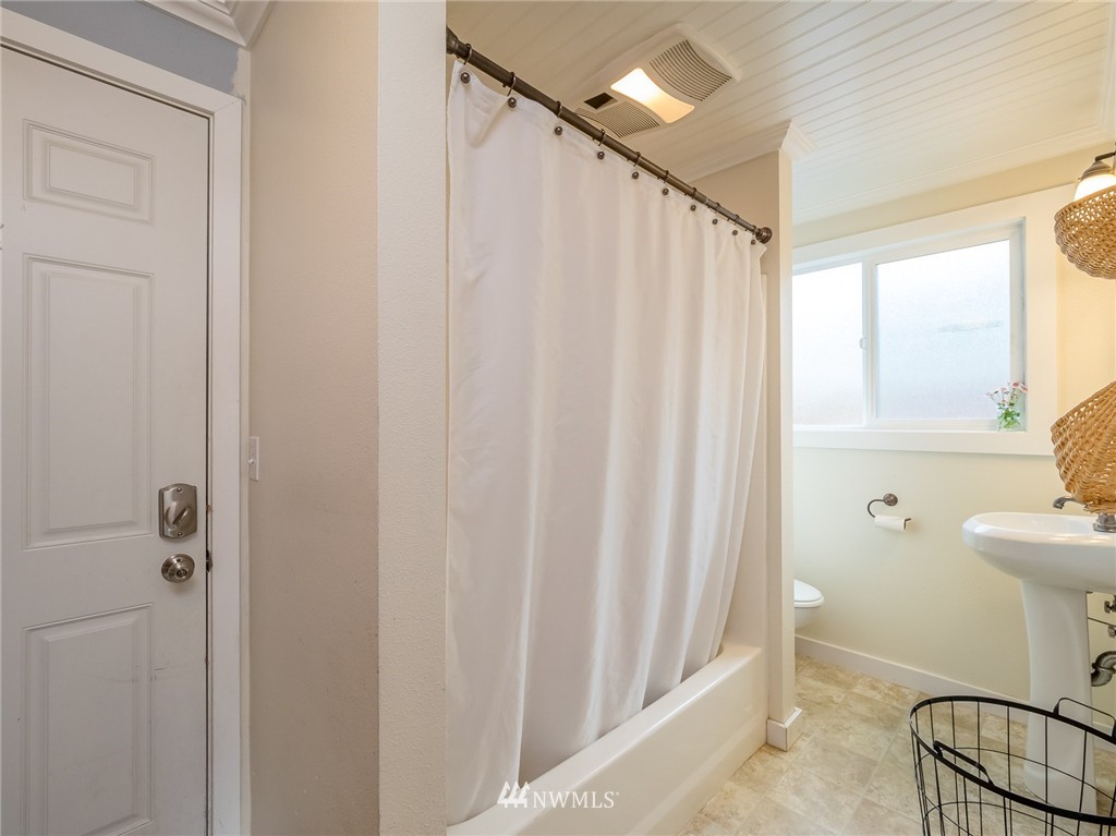 11803 Northeast 157th Street Bothell, WA 98011 - Photo 14 of 15 Gallery Image 14