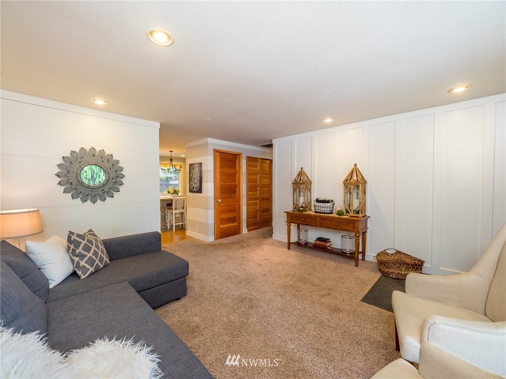 11803 Northeast 157th Street Bothell, WA 98011 - Photo 3 of 15 Gallery Image 3