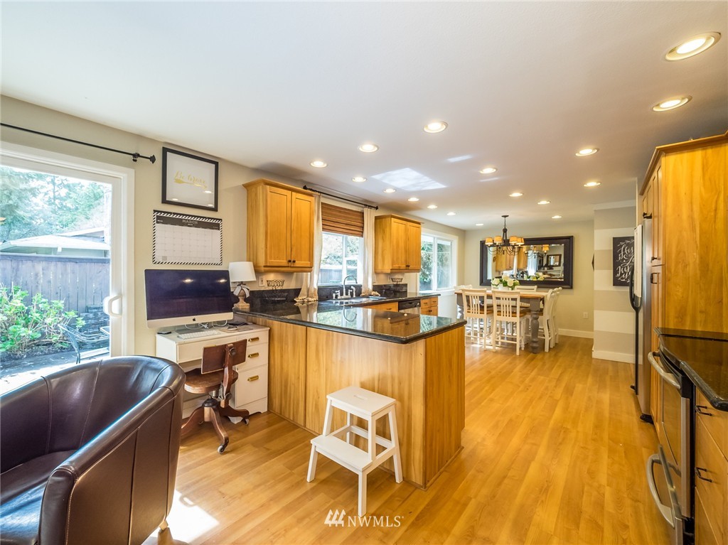 11803 Northeast 157th Street Bothell, WA 98011 - Photo 7 of 15 Gallery Image 7